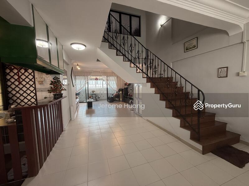 For Sale - 221 Bukit Batok East Avenue 3
