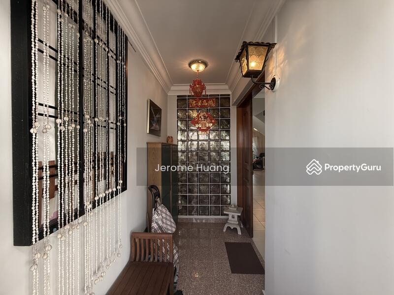For Sale - 221 Bukit Batok East Avenue 3