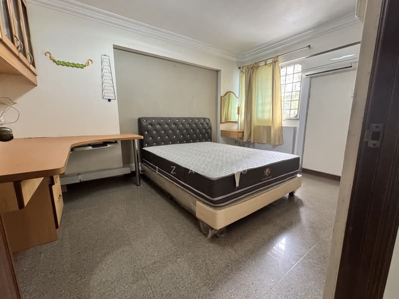 211 Serangoon Avenue 4 HDB Flat For Sale at S$ 600,000 | PropertyGuru Singapore - Bedroom