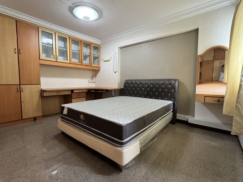 211 Serangoon Avenue 4 HDB Flat For Sale at S$ 600,000 | PropertyGuru Singapore - Bedroom