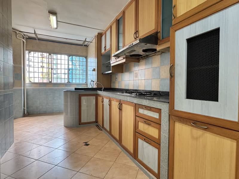211 Serangoon Avenue 4 HDB Flat For Sale at S$ 600,000 | PropertyGuru Singapore - Kitchen