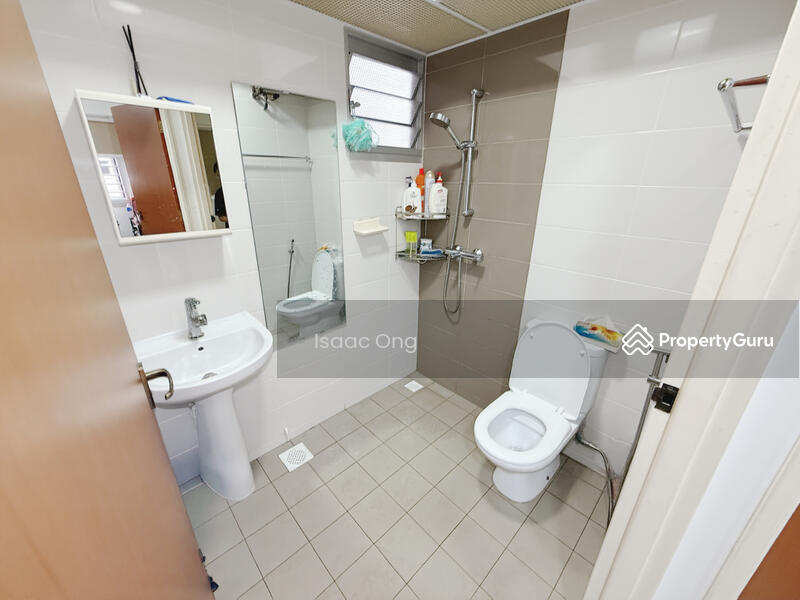 Master Toilet