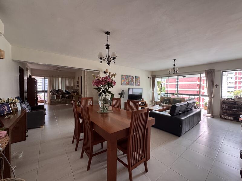 3 bedroom - Hall 