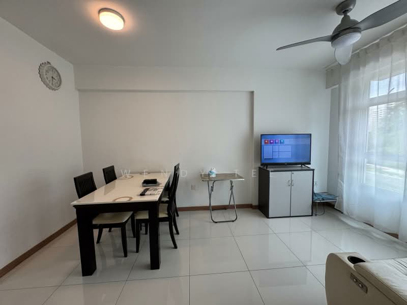 451A Bukit Batok West Avenue 6, 451A Bukit Batok West Avenue 6, 1 Bedroom, 506 sqft, HDB Flat For Rent, by Wendy Tee, 60077836 - Living Room - PropertyGuru.com.sg