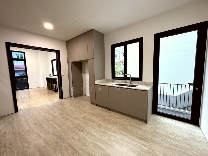 Grove Drive, Grove Drive, 5 Bedrooms, 12,109 sqft, Detached House For Sale, by Paige Mou, 60078128 - Kitchen - PropertyGuru.com.sg