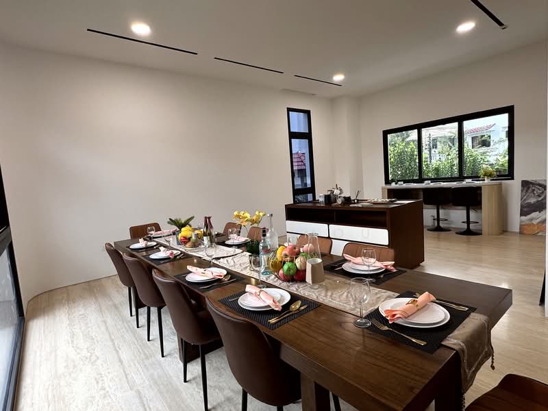Grove Drive, Grove Drive, 5 Bedrooms, 12,109 sqft, Detached House For Sale, by Paige Mou, 60078128 - Dining Room - PropertyGuru.com.sg
