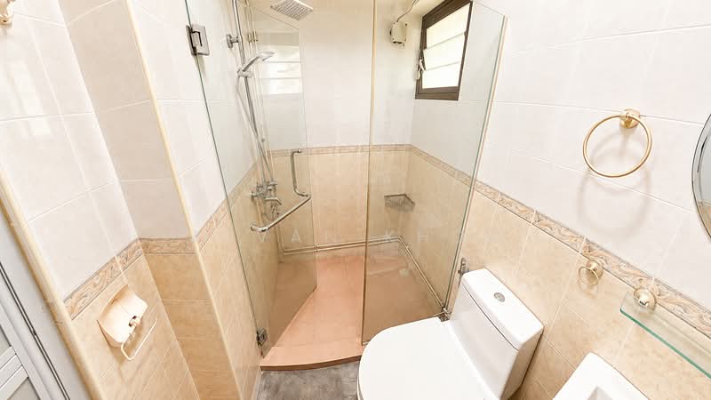 297 Compassvale Street, 297 Compassvale Street, 3 Bedrooms, 1,442 sqft, HDB Flat For Rent, by Jovan Khoo, 60078129 - Bathroom - PropertyGuru.com.sg