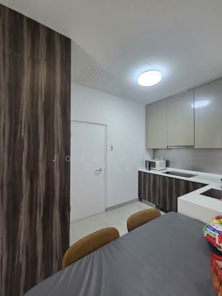 KAP Residences Condominium For Sale at S$ 1,650,000 | PropertyGuru Singapore - Kitchen