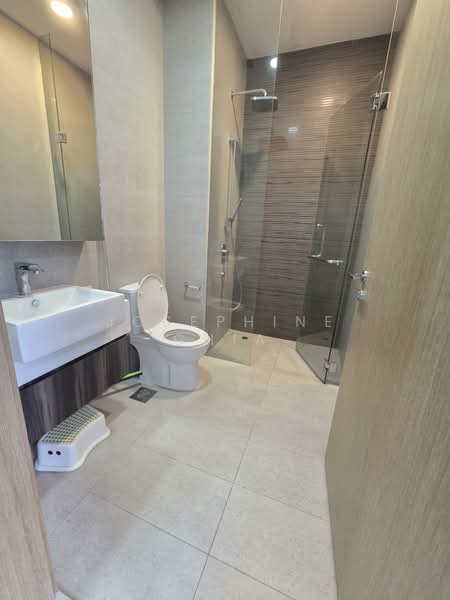 KAP Residences Condominium For Sale at S$ 1,650,000 | PropertyGuru Singapore - Bathroom