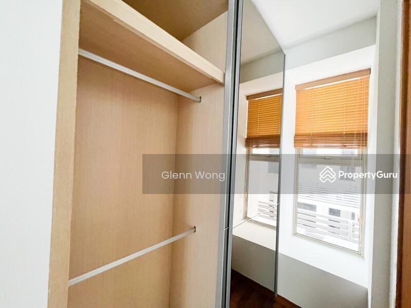 Queen Ensuite w Patio