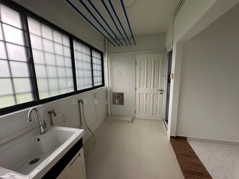 Lakeview Estate, 97A Upper Thomson Road, 3 Bedrooms, 1,615 sqft, Apartment For Rent, by Derek Lee, 60079064 - Kitchen Yard - PropertyGuru.com.sg
