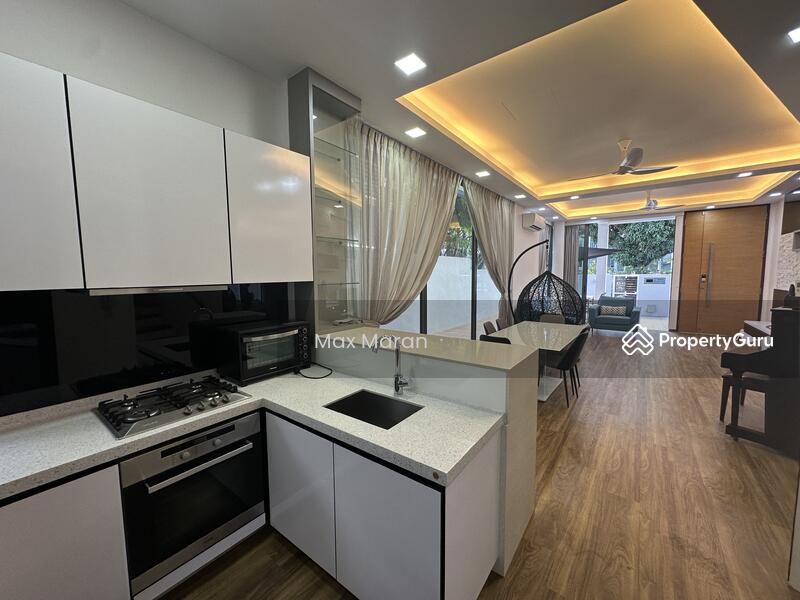 For Rent - Huddington Ave