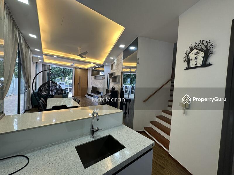 For Rent - Huddington Ave
