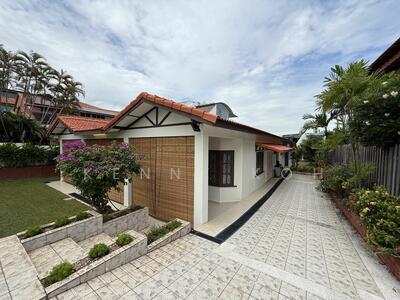 For Rent - Very Charming Single Storey Detach House