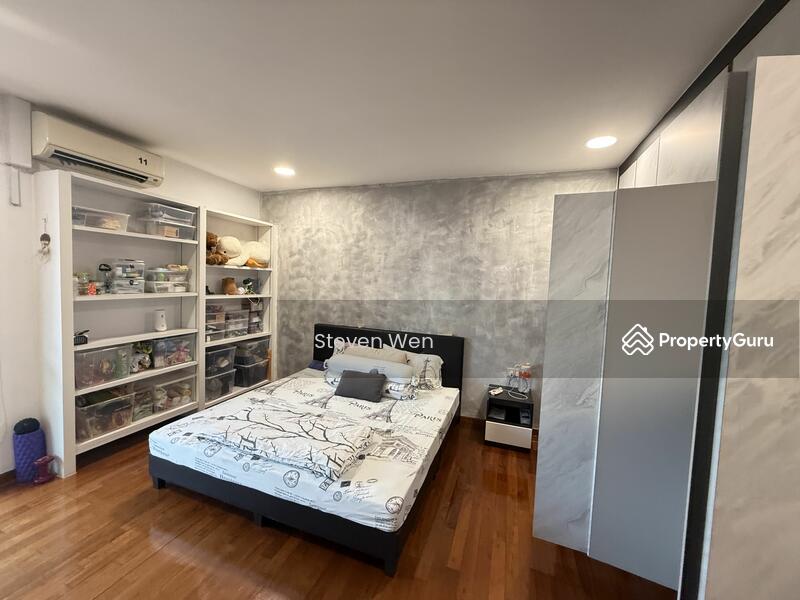 For Sale - 3 Storey Bungalow FH walk to Bartley MRT