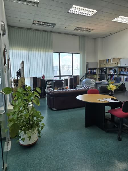 Citilink Warehouse Complex, 102E Pasir Panjang Road, 1,711 sqft, Light Industrial (B1) For Sale, by Clifton Ching, 60079674 - Interior - CommercialGuru.com.sg