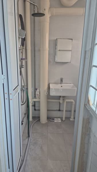 321 Yishun Central, 321 Yishun Central, 2 Bedrooms, 818 sqft, HDB Flat For Rent, by Susan Koh, 60079769 - Bathroom - PropertyGuru.com.sg
