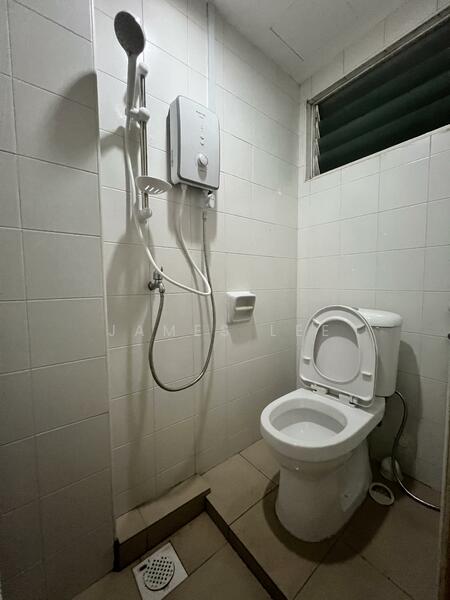 Dawn Ville, 1 Butterworth Lane, Room Rental, 100 sqft, Apartment For Rent, by James Lee, 60079802 - Bathroom - PropertyGuru.com.sg