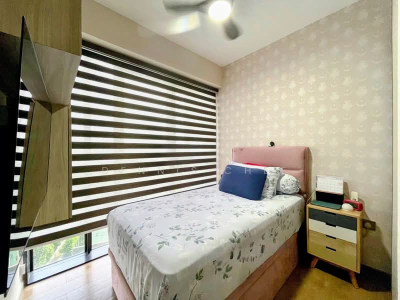 Whistler Grand Condominium For Sale at S$ 2,580,000 | PropertyGuru Singapore - Bedroom