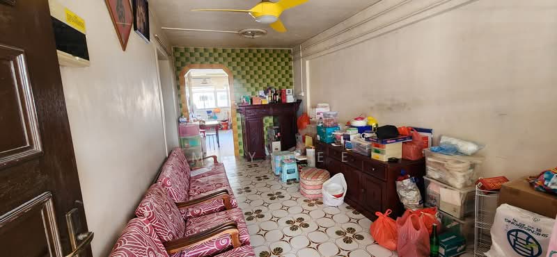 125 Bedok North Road HDB Flat For Sale at S$ 428,000 | PropertyGuru Singapore - Living Room