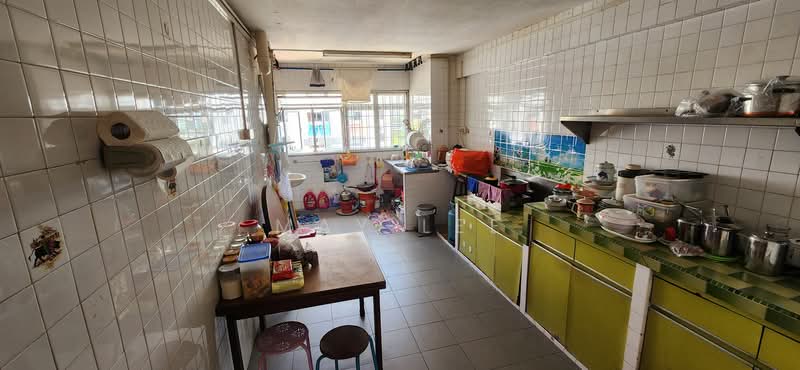 125 Bedok North Road HDB Flat For Sale at S$ 428,000 | PropertyGuru Singapore - Kitchen
