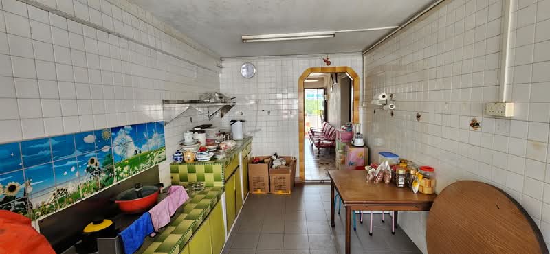 125 Bedok North Road HDB Flat For Sale at S$ 428,000 | PropertyGuru Singapore - Kitchen