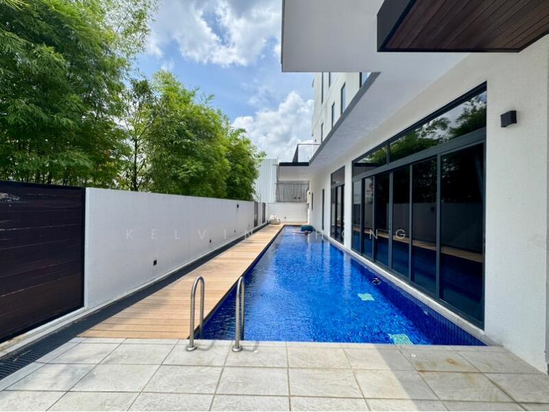 For Sale - Luxus Hills