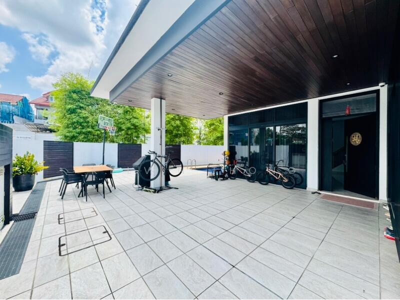 For Sale - Luxus Hills