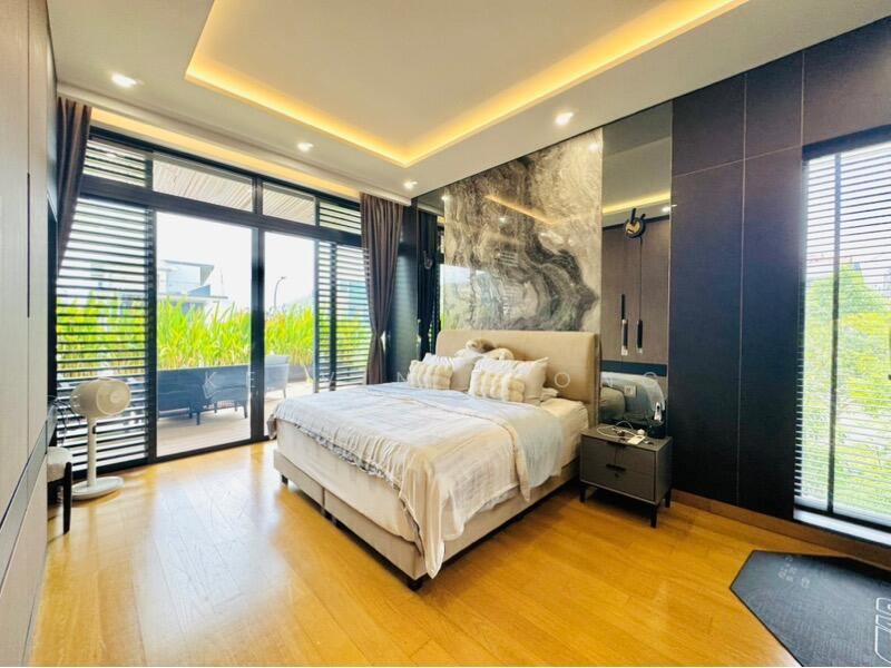 For Sale - Luxus Hills