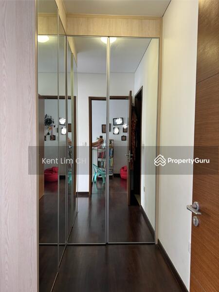 Wardrobe in Masterbedroom