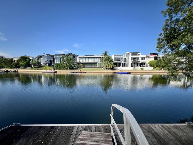 For Rent - Paradise Island