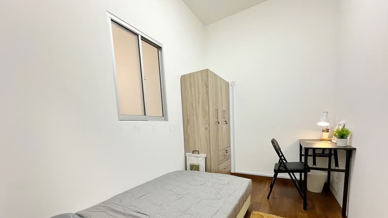 Villa De West, 385 Pasir Panjang Road, Room Rental, 120 sqft, Condominium For Rent, by Bennedict Tan, 60080609 - Bedroom - PropertyGuru.com.sg