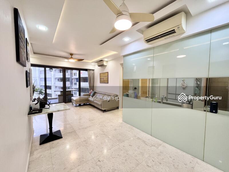 Dual Key - 2 Bed 2 Bath Living room