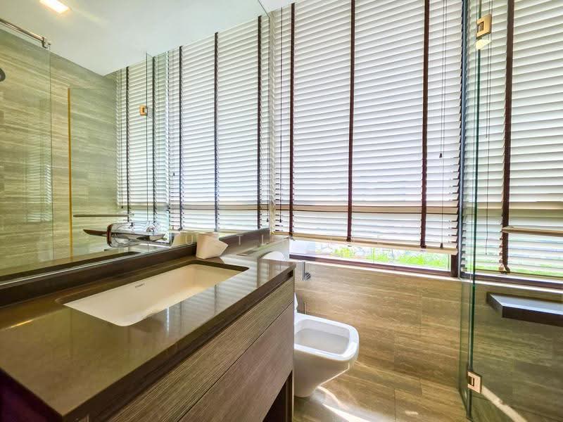 The Crest, 105 Prince Charles Crescent, Alexandra / Commonwealth, 2 Bedrooms, 883 sqft, Condominium For Sale, by Justin Lee, 60081048 - Bathroom - PropertyGuru.com.sg