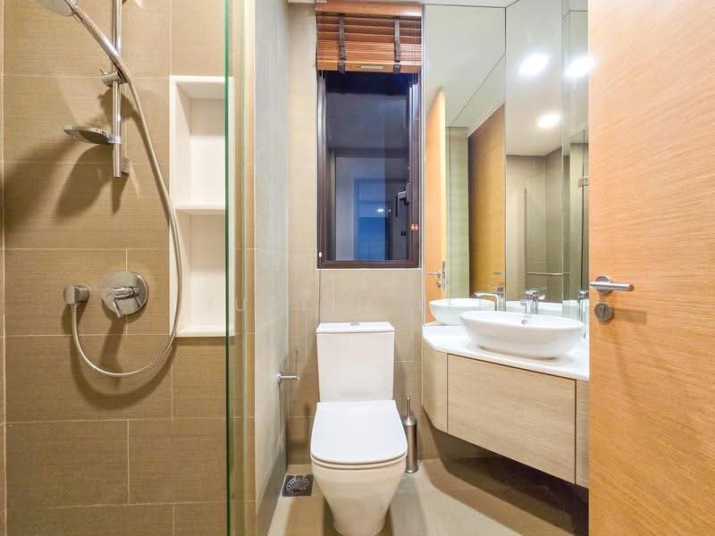 The Crest, 105 Prince Charles Crescent, Alexandra / Commonwealth, 2 Bedrooms, 883 sqft, Condominium For Sale, by Justin Lee, 60081048 - Bathroom - PropertyGuru.com.sg