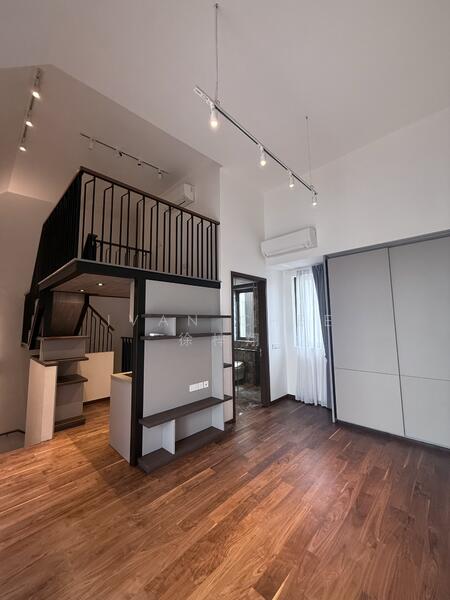 Upper Level (With Attic Deck)