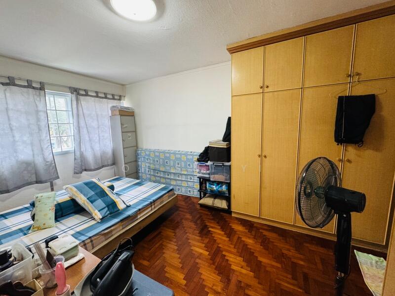 506 Bedok North Avenue 3 HDB Flat For Sale at S$ 680,000 | PropertyGuru Singapore - Master bedroom