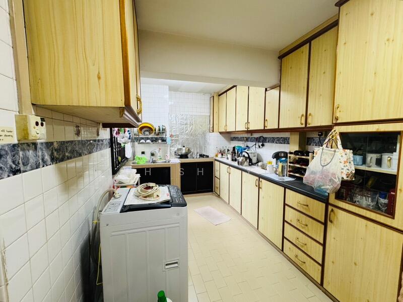 506 Bedok North Avenue 3 HDB Flat For Sale at S$ 680,000 | PropertyGuru Singapore - Kitchen