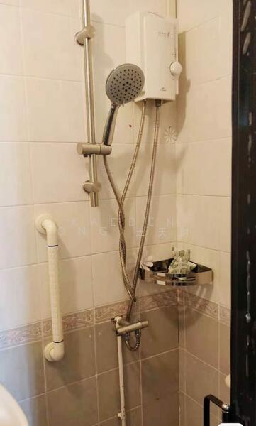 339B Sembawang Close, 339B Sembawang Close, 3 Bedrooms, 1,023 sqft, HDB Flat For Rent, by Kaeden Ong 王天财, 60081425 - Bathroom - PropertyGuru.com.sg