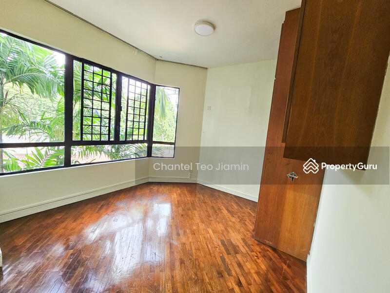 For Sale - Flame Tree Park
