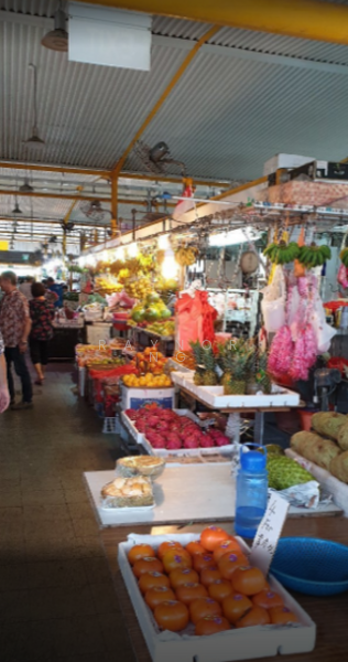 3 Min walk Wet Market