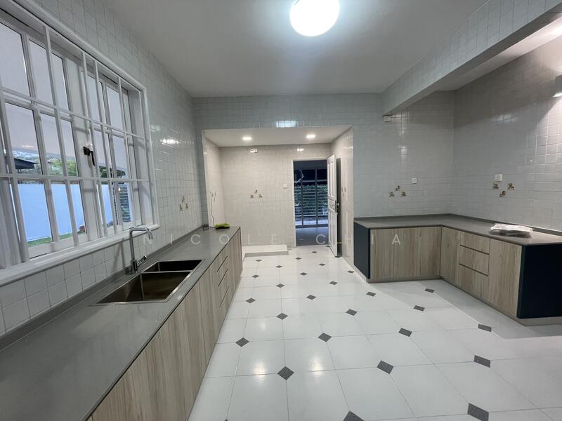 For Rent - Two storey well kept refurbished semi detached cosy living with big garden