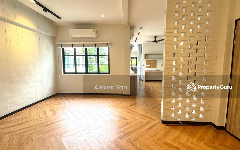For Rent - Charming Almost Newly Renovated Walk-up