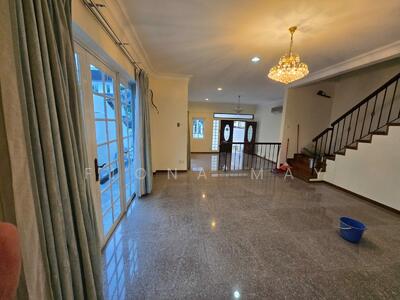 For Rent - Sennett Drive Semi-detached house for rent