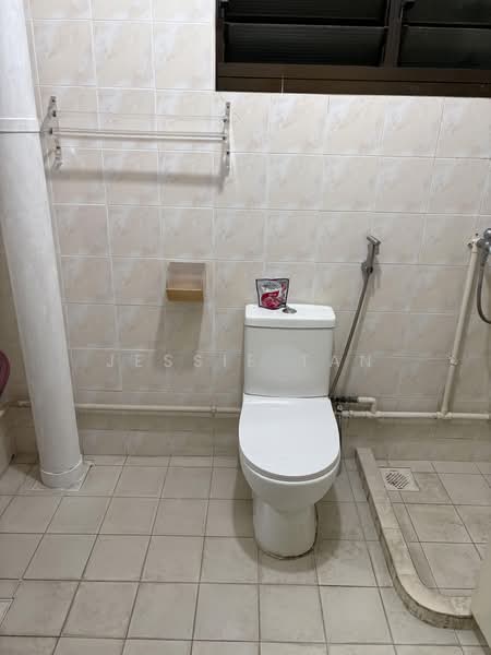 645 Woodlands Ring Road, 645 Woodlands Ring Road, 2 Bedrooms, 600 sqft, HDB Flat For Rent, by Jessie Tan, 60083192 - Bathroom - PropertyGuru.com.sg