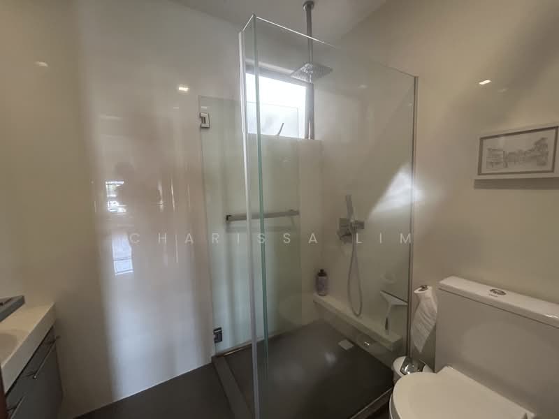 Hillview Heights, 27 Hillview Avenue, 2 Bedrooms, 990 sqft, Condominium For Rent, by Charissa Lim, 60083202 - Bathroom - PropertyGuru.com.sg