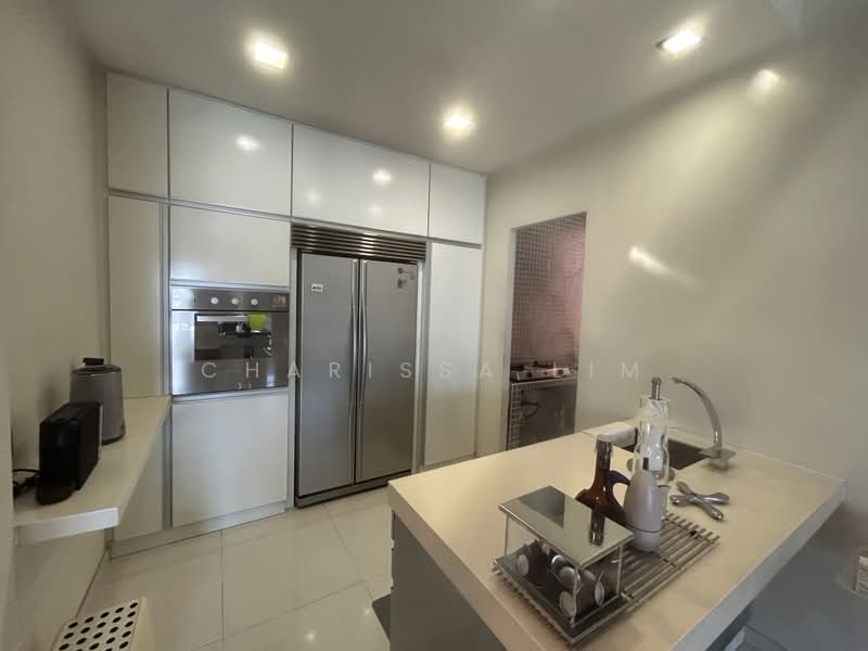 Hillview Heights, 27 Hillview Avenue, 2 Bedrooms, 990 sqft, Condominium For Rent, by Charissa Lim, 60083202 - Kitchen - PropertyGuru.com.sg