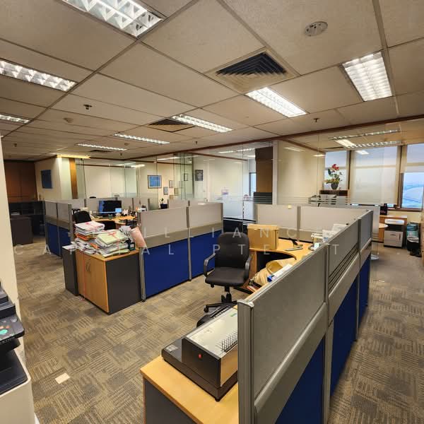 Peninsula Plaza, 111 North Bridge Road, 1,776 sqft, Office For Rent, by CHEN TIANYI, 60083411 - Interior - CommercialGuru.com.sg