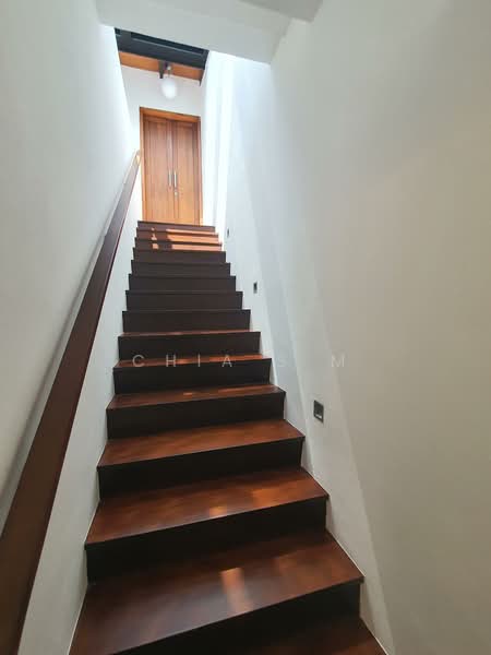 Kim Yam Road Conservation House, Kim Yam Road, 3 Bedrooms, 2,400 sqft, Conservation House For Rent, by Chia S M, 60084116 - Stairs - PropertyGuru.com.sg