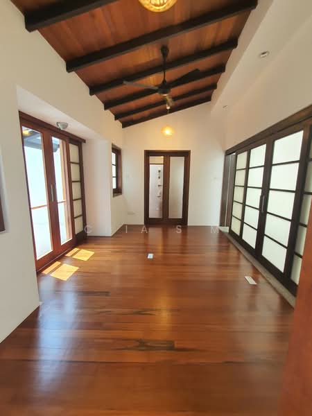 Kim Yam Road Conservation House, Kim Yam Road, 3 Bedrooms, 2,400 sqft, Conservation House For Rent, by Chia S M, 60084116 - Living Room - PropertyGuru.com.sg